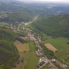 Verortung via Georeferenzierung der Kamera: Aufgenommen in der Nähe von Gemeinde Altenmarkt an der Triesting, Österreich in 1100 Meter